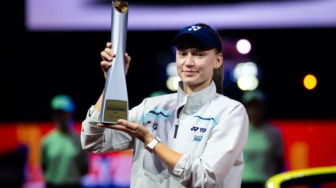 Елена Рыбакина вышла на первое место в чемпионской гонке WTA, обойдя Арину Соболенко.