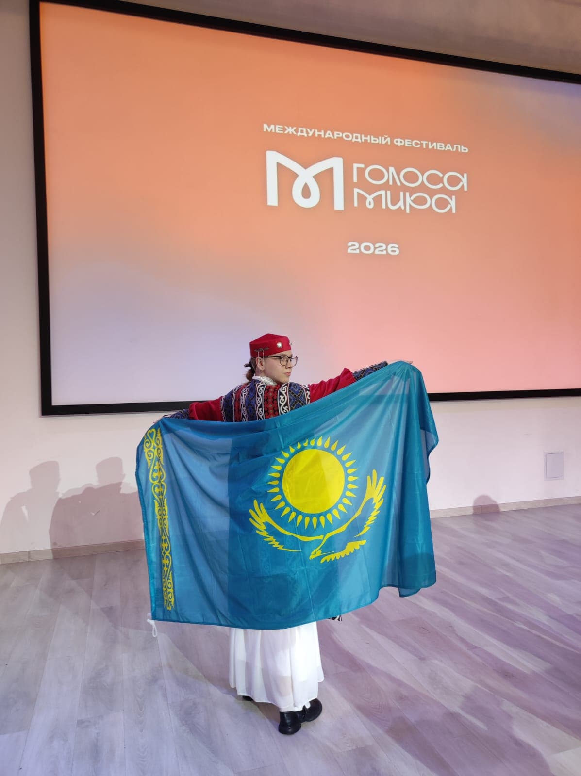 Школьница из Житикары покорила Международный фестиваль «Голос мира»