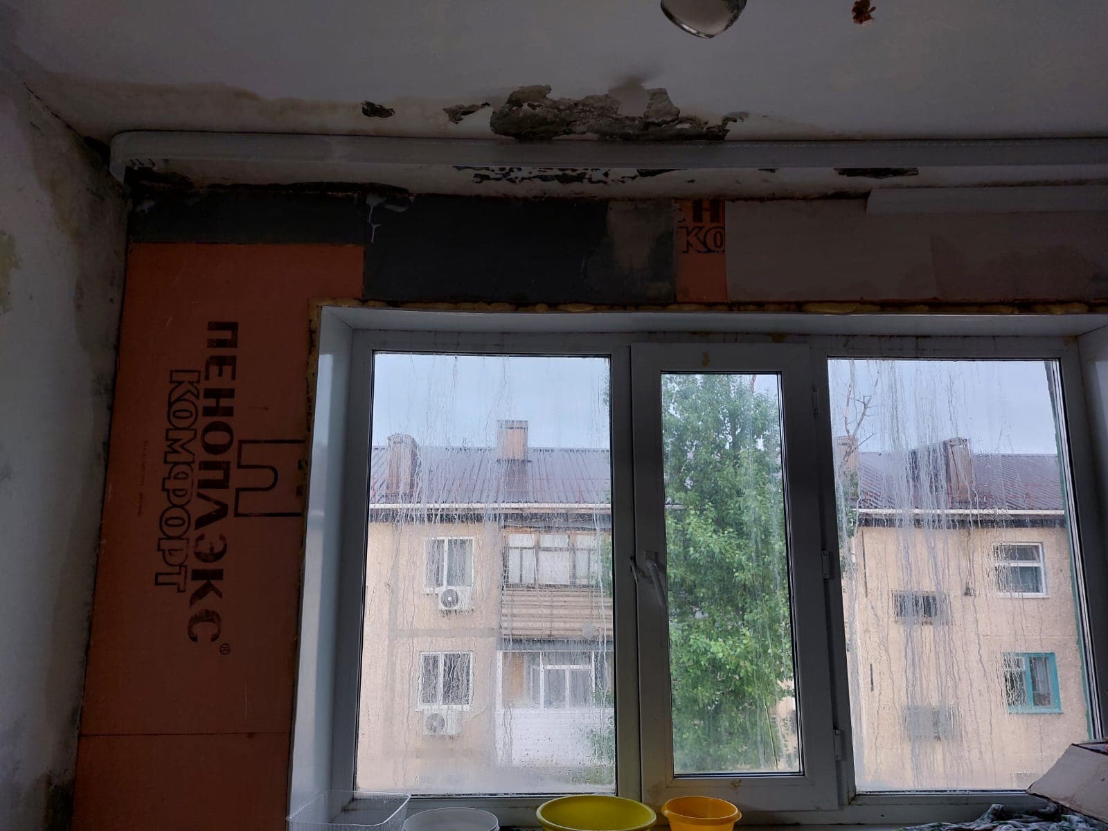 «Денег нет, но вы держитесь». Житикаринцы просят помощи с ремонтом кровли