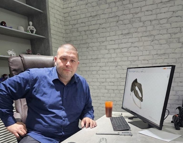 От сломанного миксера до автотюнинга: как житель Костаная освоил 3D-печать в 43 года и открывает новое дело