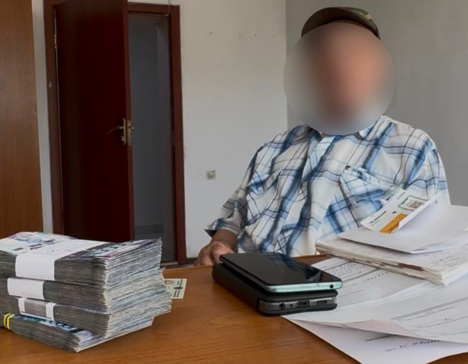 4 миллиона на компенсацию расходов. Пенсионер едва не попался на удочку мошенников