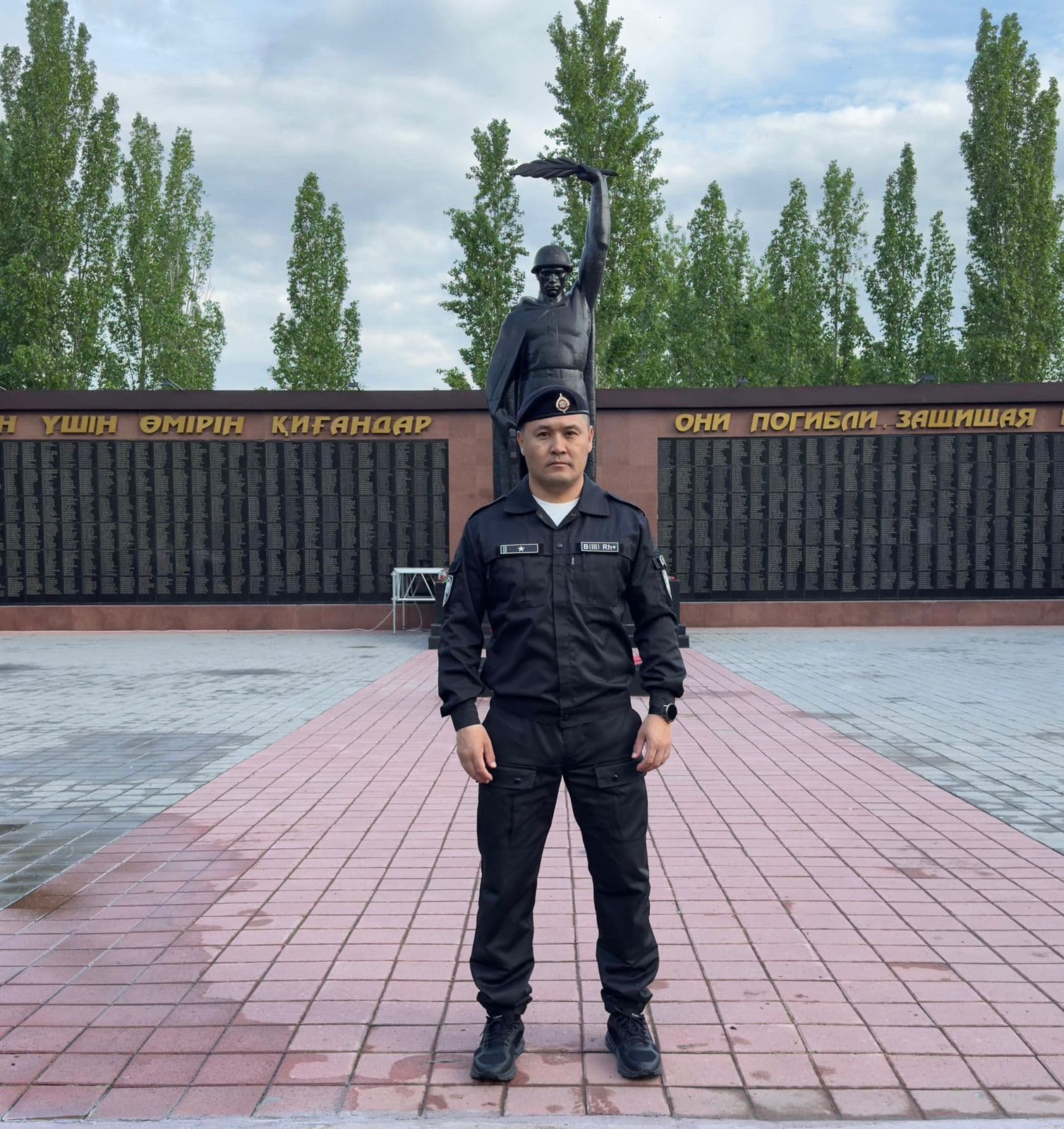 Полицейский спас двух тонущих подростков
