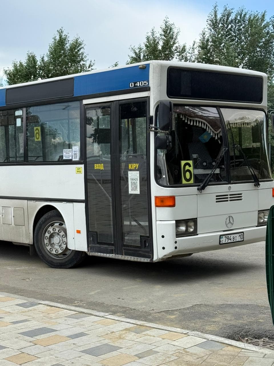 В костанайских автобусах 10 дней не будут принимать оплату банковскими картами